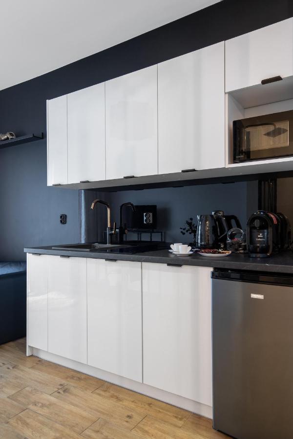 Wyjatkowy Apartament Z Prysznicem Posrodku Na Wyjatkowe Wieczory - Dostep Na Kod, Parking Лодзь Экстерьер фото
